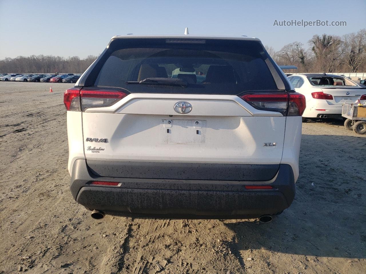 2019 Toyota Rav4 Xle White vin: 2T3W1RFV6KW048826