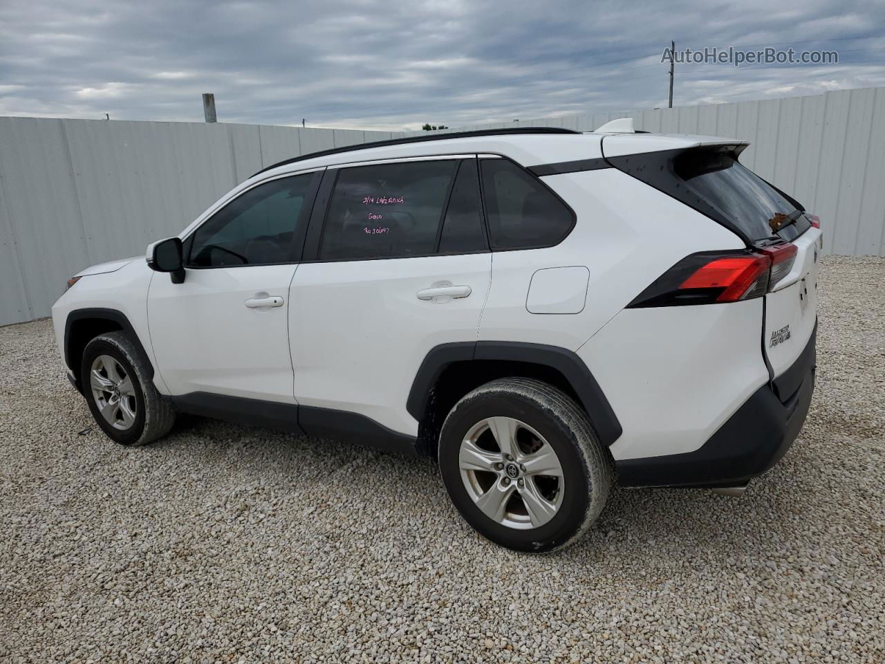 2021 Toyota Rav4 Xle Белый vin: 2T3W1RFV7MC097814