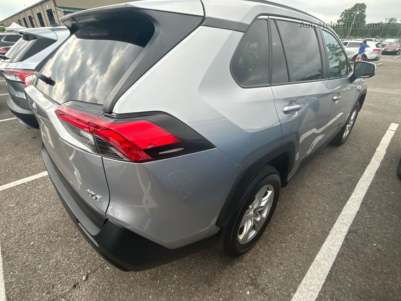 2021 Toyota Rav4 Xle Silver vin: 2T3W1RFV7MC146140