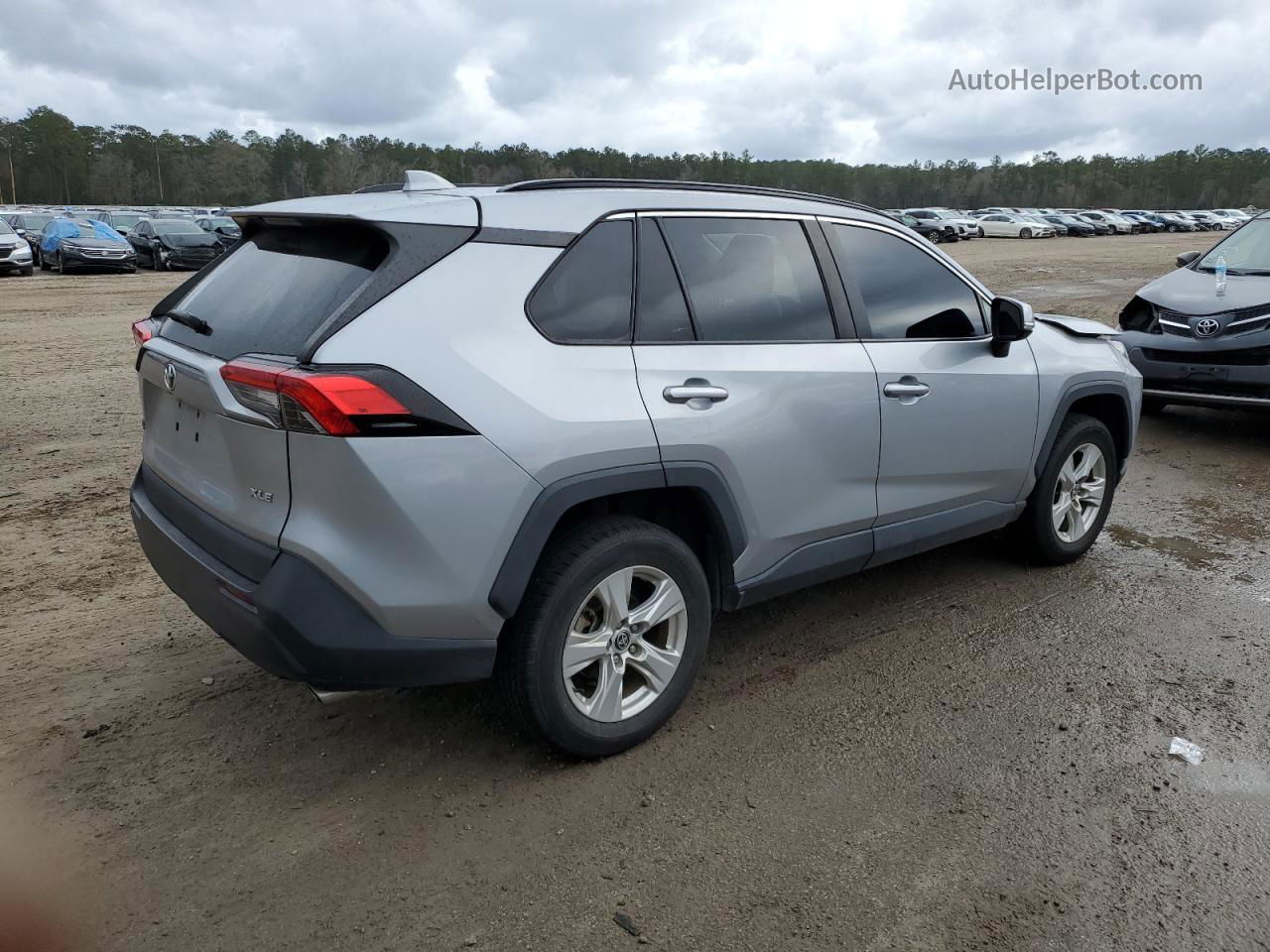 2021 Toyota Rav4 Xle Silver vin: 2T3W1RFV8MW132388