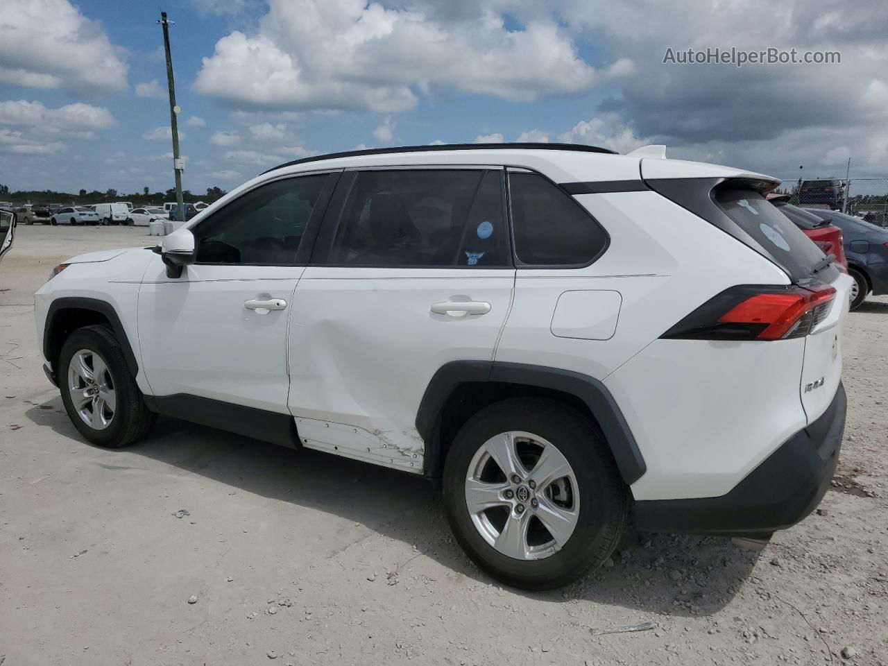 2021 Toyota Rav4 Xle White vin: 2T3W1RFV9MC122874