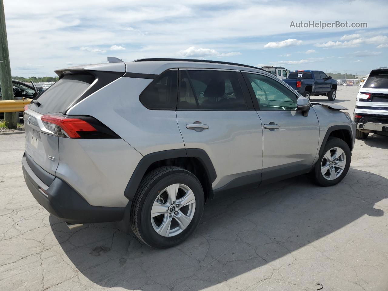 2021 Toyota Rav4 Xle Silver vin: 2T3W1RFVXMC086712