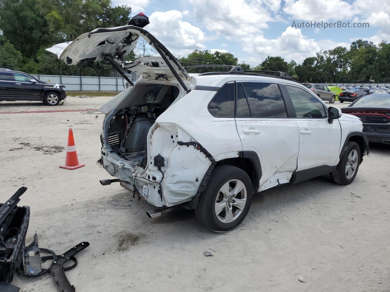 2021 Toyota Rav4 Xle White vin: 2T3W1RFVXMC146908