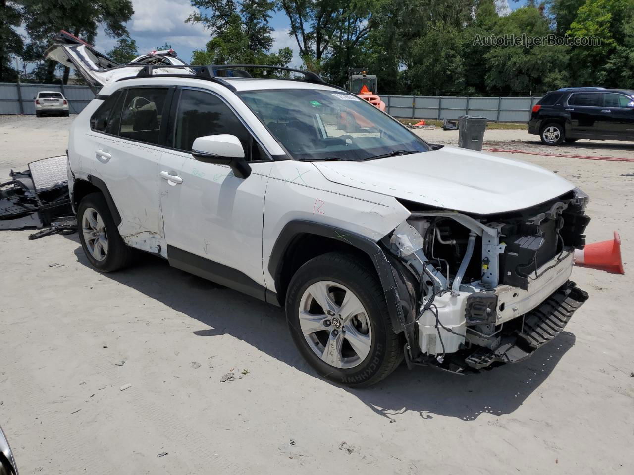 2021 Toyota Rav4 Xle White vin: 2T3W1RFVXMC146908