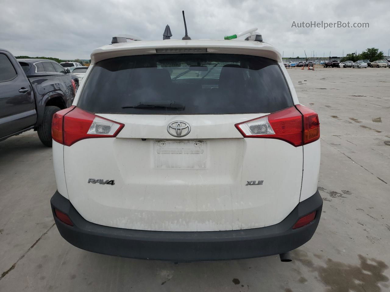 2015 Toyota Rav4 Xle White vin: 2T3WFREV0FW213780