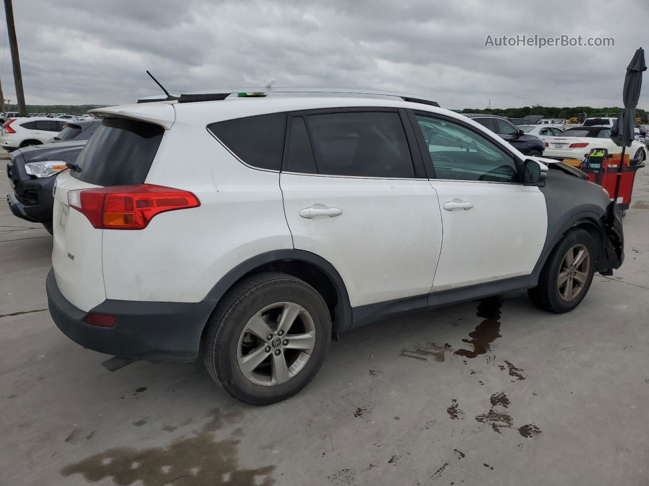 2015 Toyota Rav4 Xle White vin: 2T3WFREV0FW213780