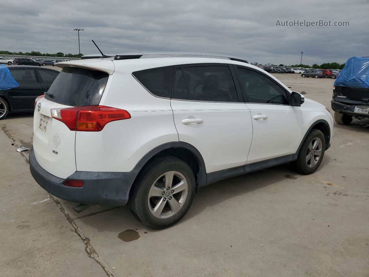 2015 Toyota Rav4 Xle White vin: 2T3WFREV3FW144809