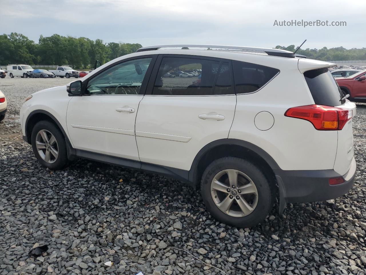 2015 Toyota Rav4 Xle White vin: 2T3WFREV4FW152563