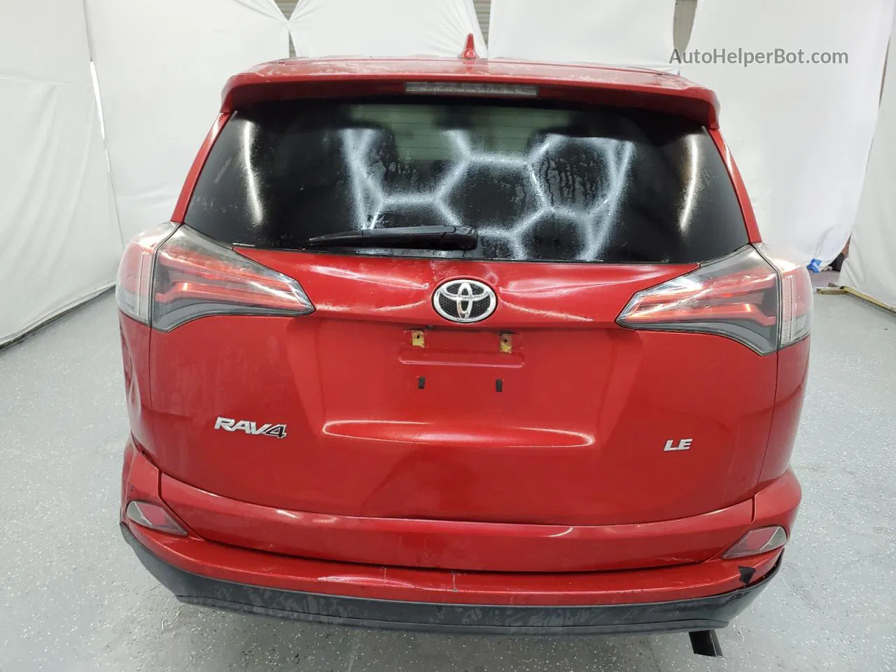 2017 Toyota Rav4 Le Red vin: 2T3ZFREV0HW398252