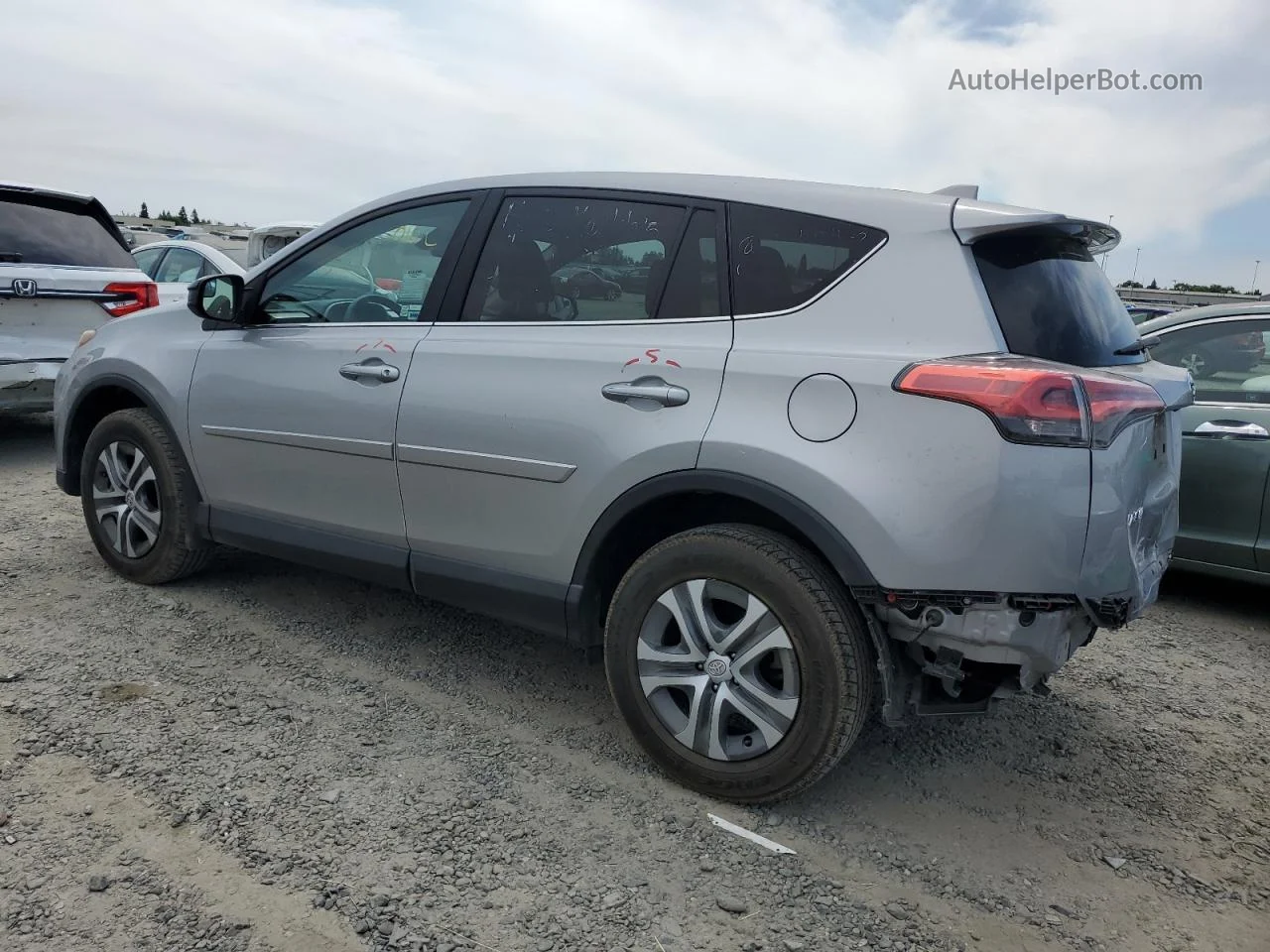 2018 Toyota Rav4 Le Silver vin: 2T3ZFREV0JW458892