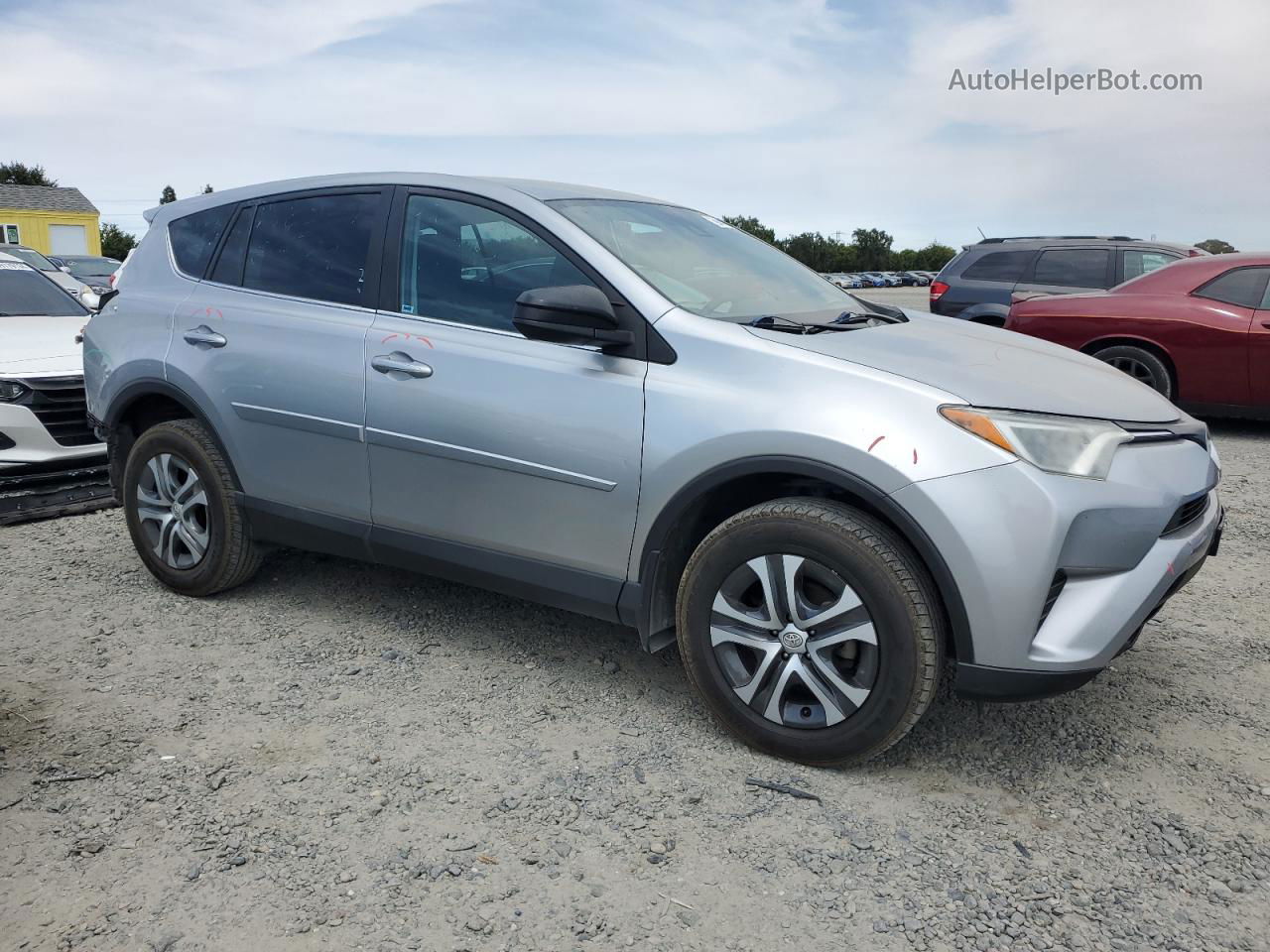 2018 Toyota Rav4 Le Silver vin: 2T3ZFREV0JW458892