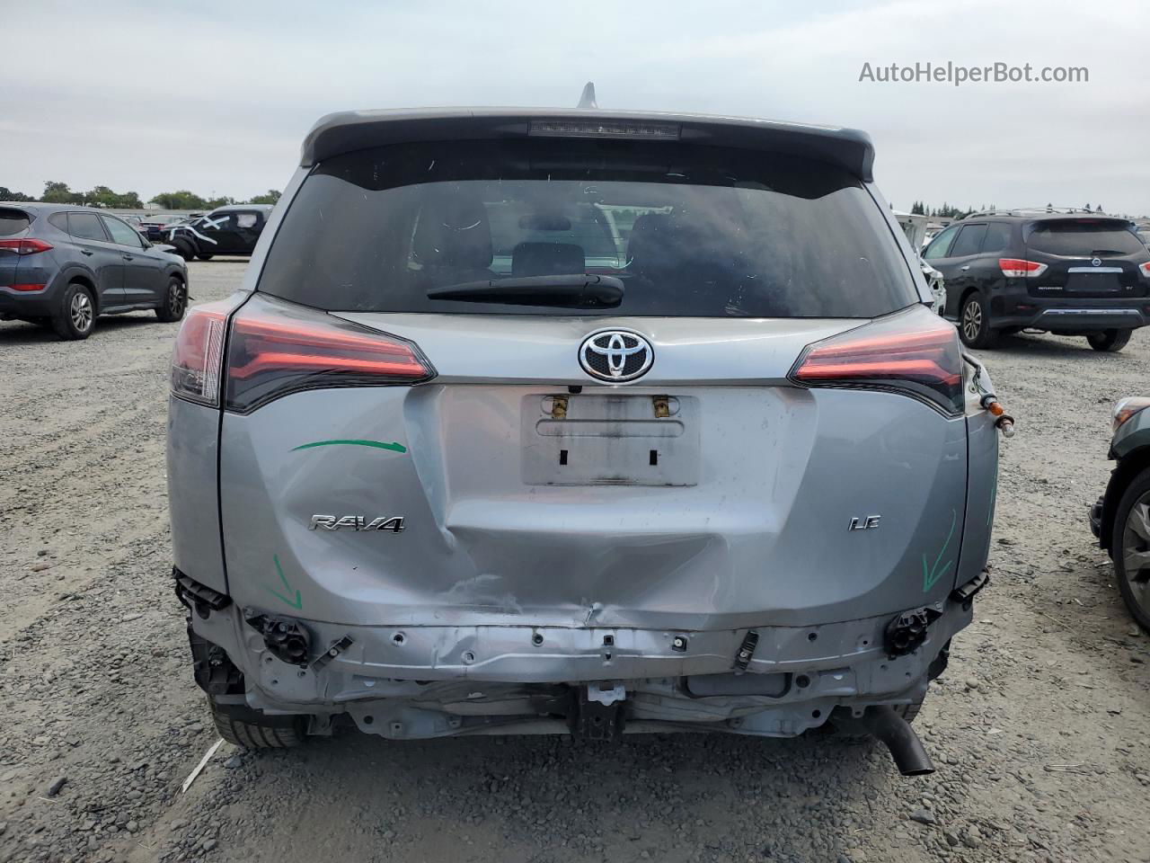 2018 Toyota Rav4 Le Silver vin: 2T3ZFREV0JW458892