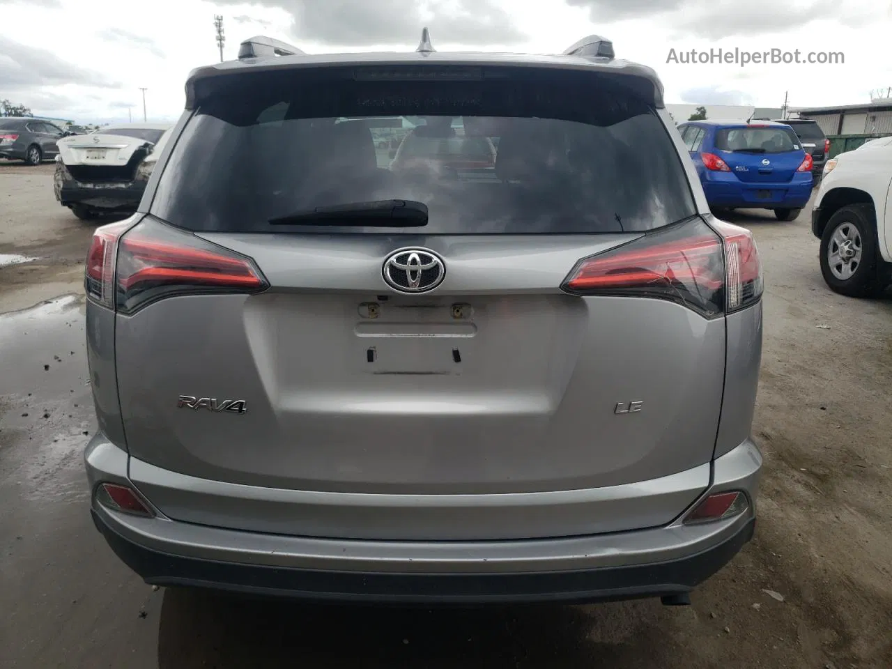 2017 Toyota Rav4 Le Silver vin: 2T3ZFREV1HW334074