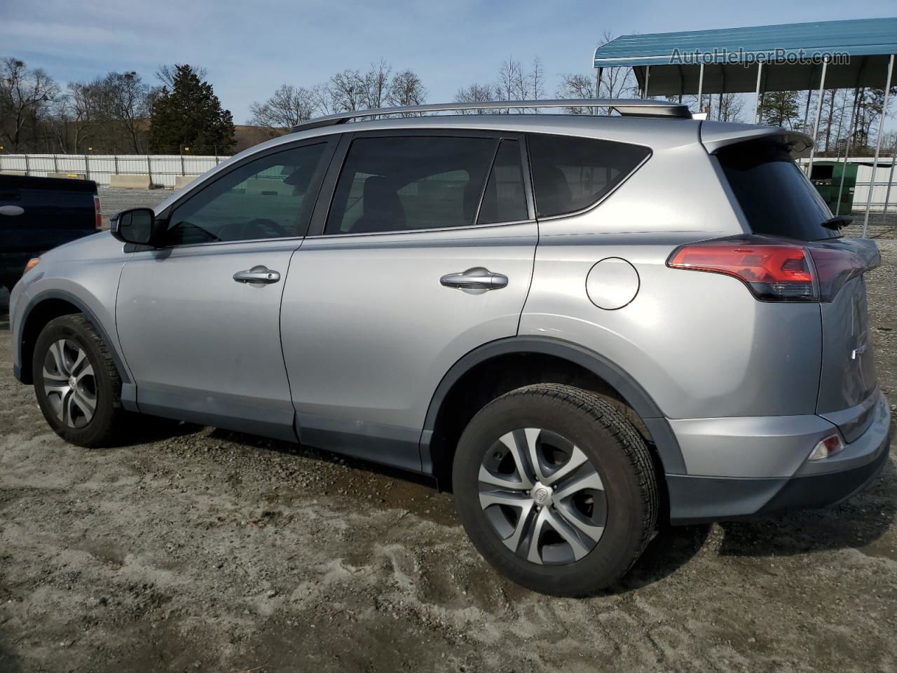 2018 Toyota Rav4 Le Silver vin: 2T3ZFREV3JW510368