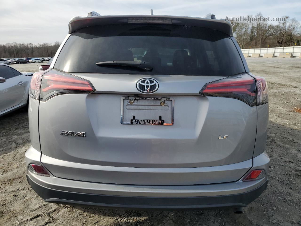 2018 Toyota Rav4 Le Silver vin: 2T3ZFREV3JW510368