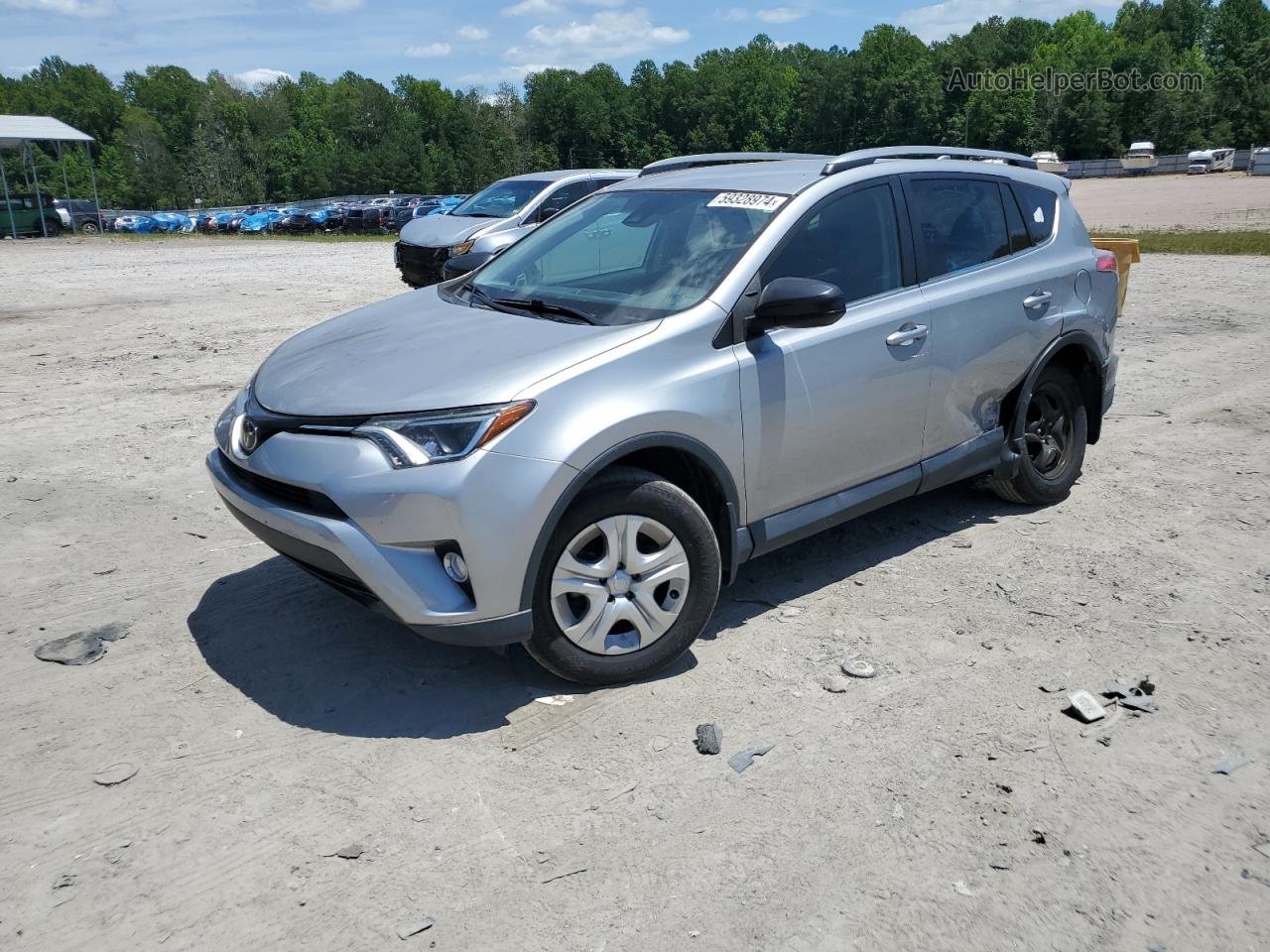 2018 Toyota Rav4 Le Silver vin: 2T3ZFREV4JW453517