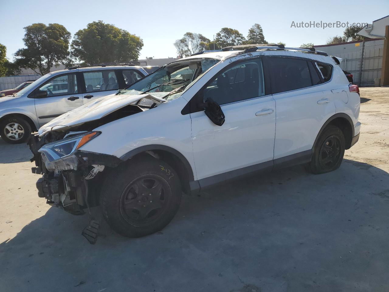 2016 Toyota Rav4 Le White vin: 2T3ZFREV6GW236625