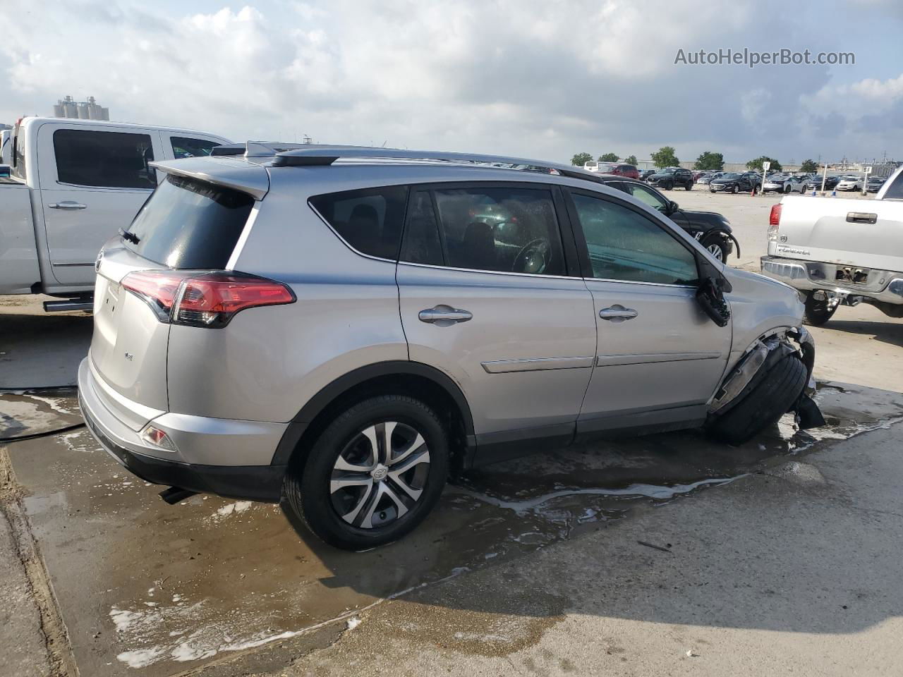 2017 Toyota Rav4 Le Silver vin: 2T3ZFREV7HW403267