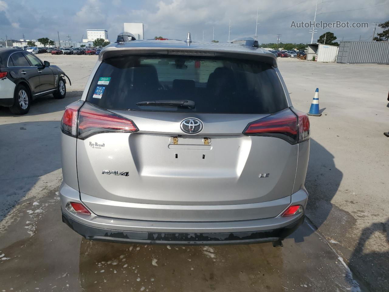 2017 Toyota Rav4 Le Silver vin: 2T3ZFREV7HW403267