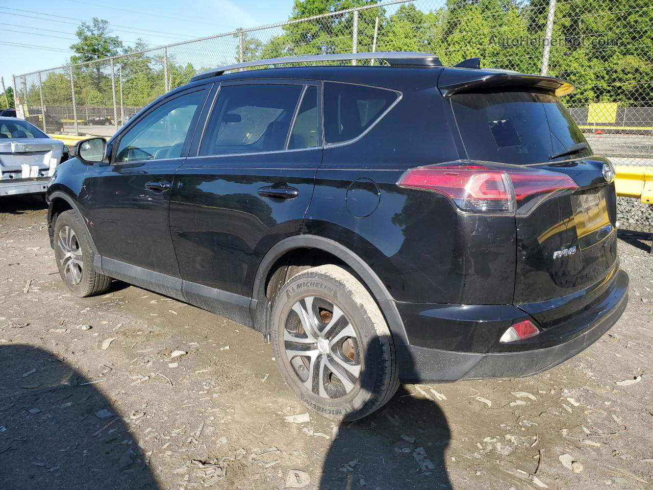 2018 Toyota Rav4 Le Black vin: 2T3ZFREVXJW464005