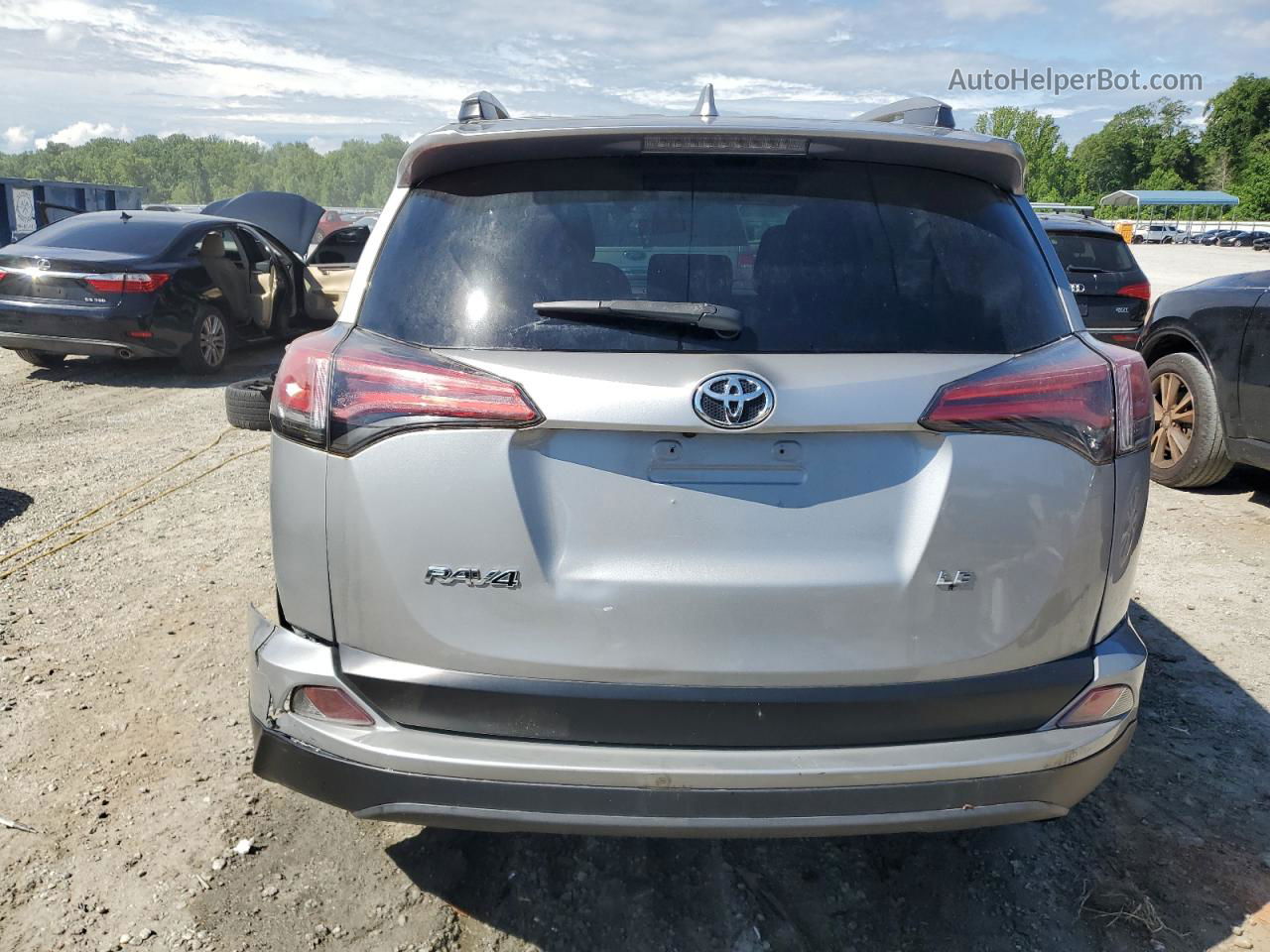 2018 Toyota Rav4 Le Silver vin: 2T3ZFREVXJW522744