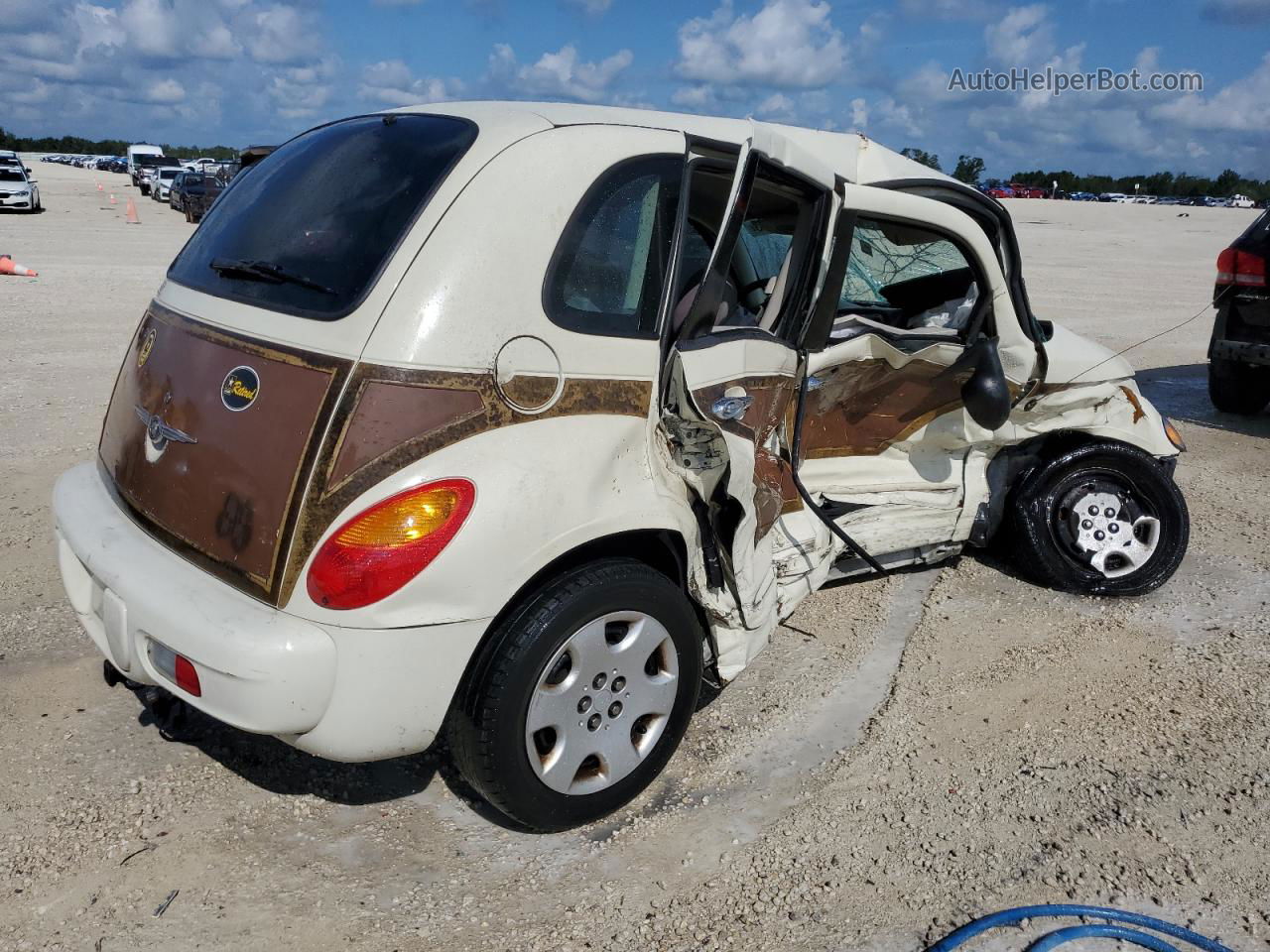 2004 Chrysler Pt Cruiser  Двухцветный vin: 3C4FY48B44T274178