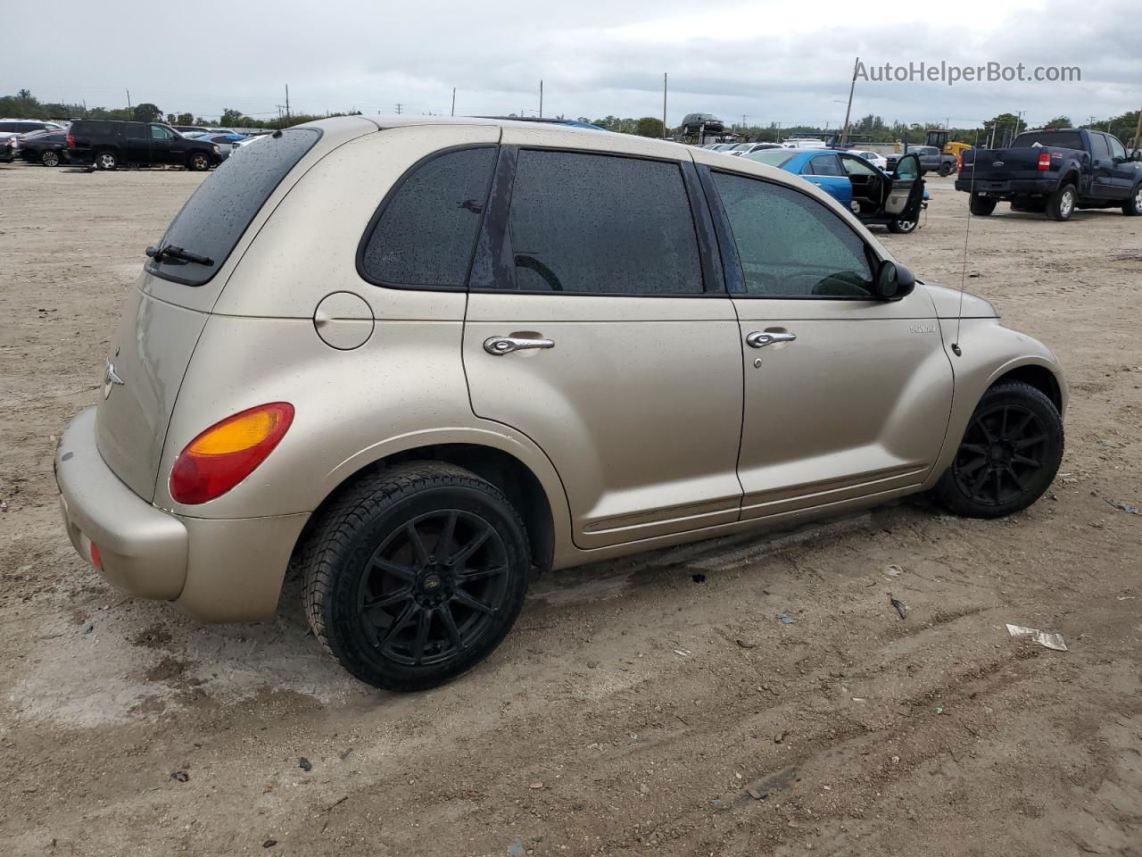 2004 Chrysler Pt Cruiser  Gold vin: 3C4FY48BX4T268305