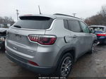 2018 Jeep Compass Sun And Wheel Fwd Silver vin: 3C4NJCBB0JT461075