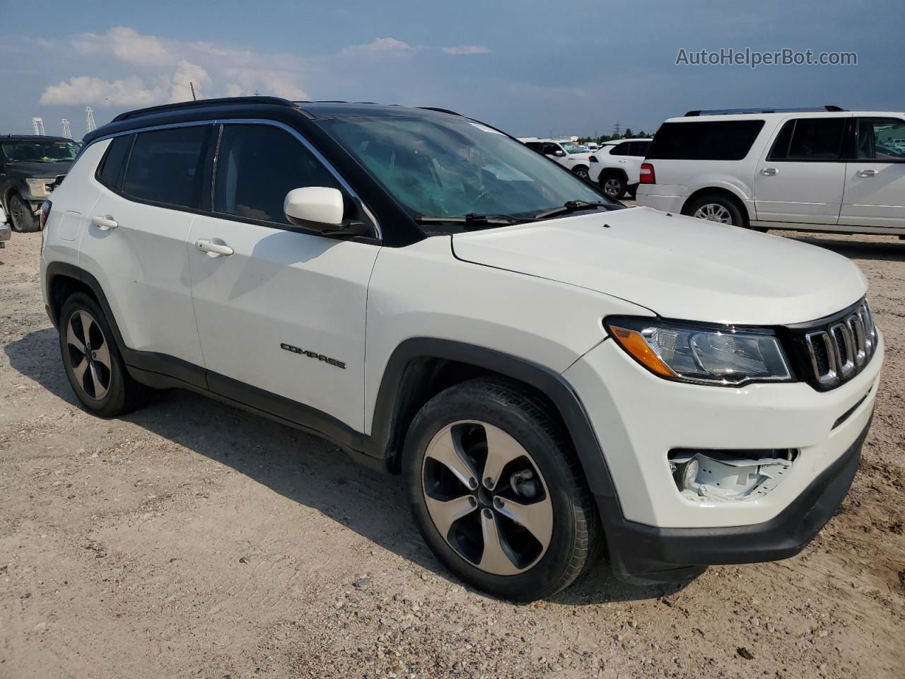 2018 Jeep Compass Latitude White vin: 3C4NJCBB2JT137223