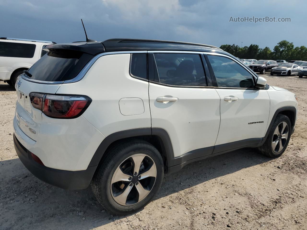 2018 Jeep Compass Latitude White vin: 3C4NJCBB2JT137223