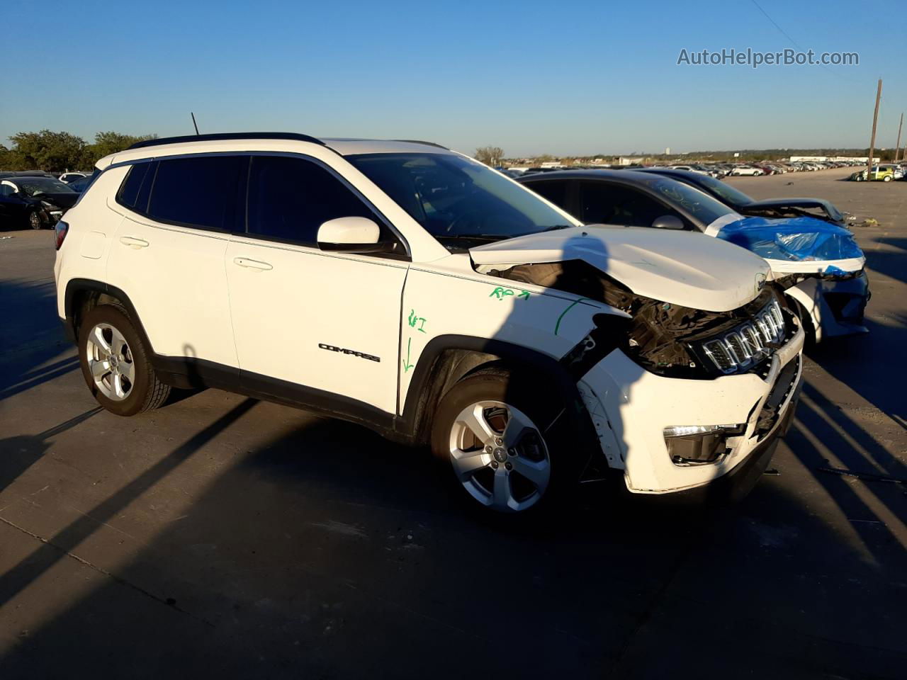 2018 Jeep Compass Latitude White vin: 3C4NJCBB2JT228833