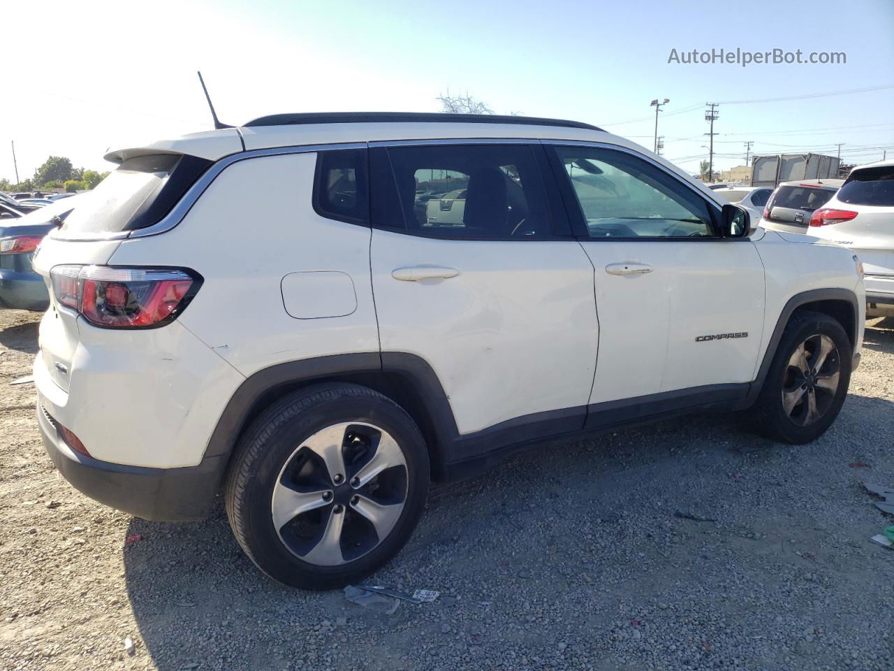 2018 Jeep Compass Latitude White vin: 3C4NJCBB4JT425471