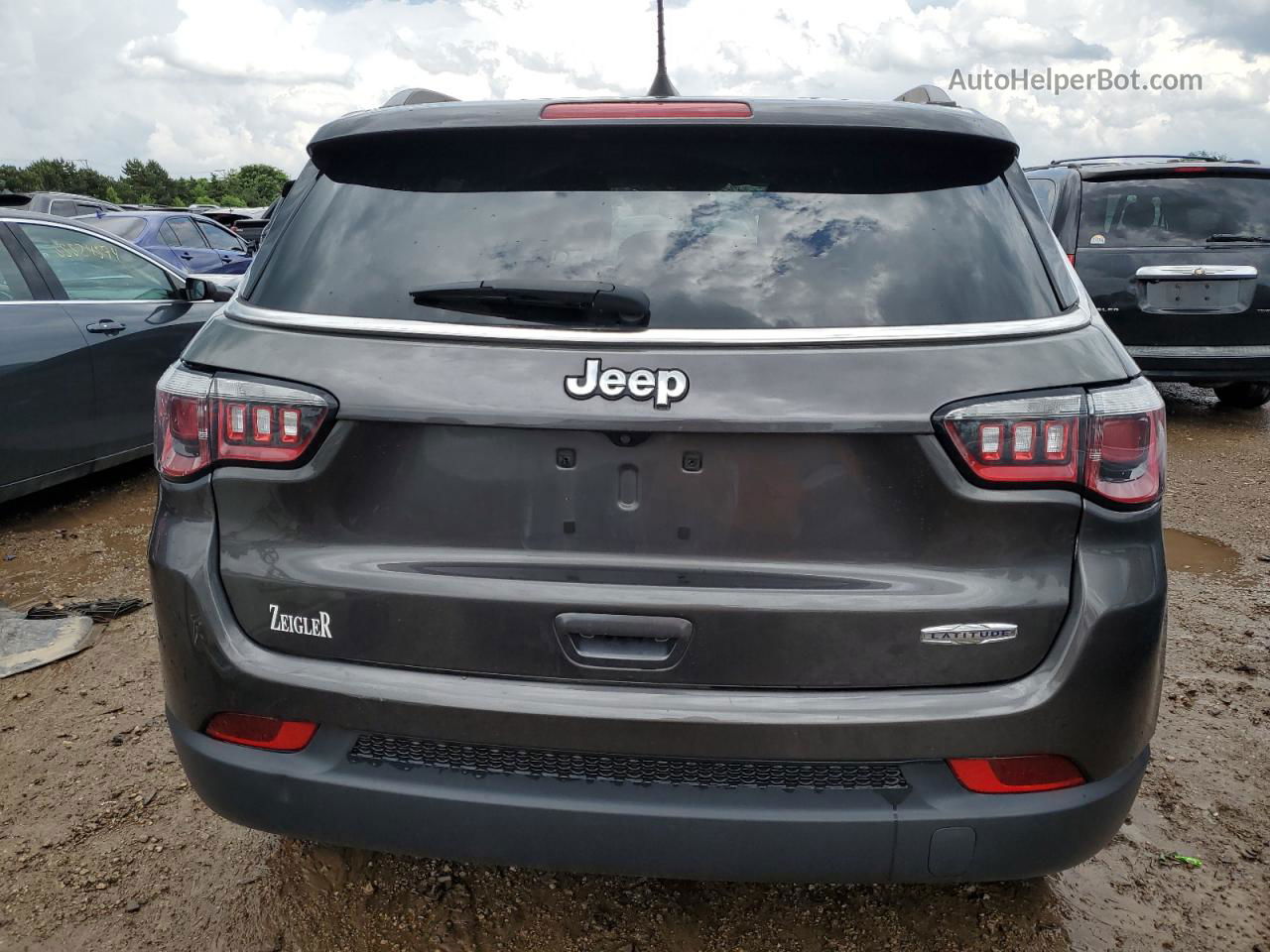 2018 Jeep Compass Latitude Gray vin: 3C4NJCBB6JT186697