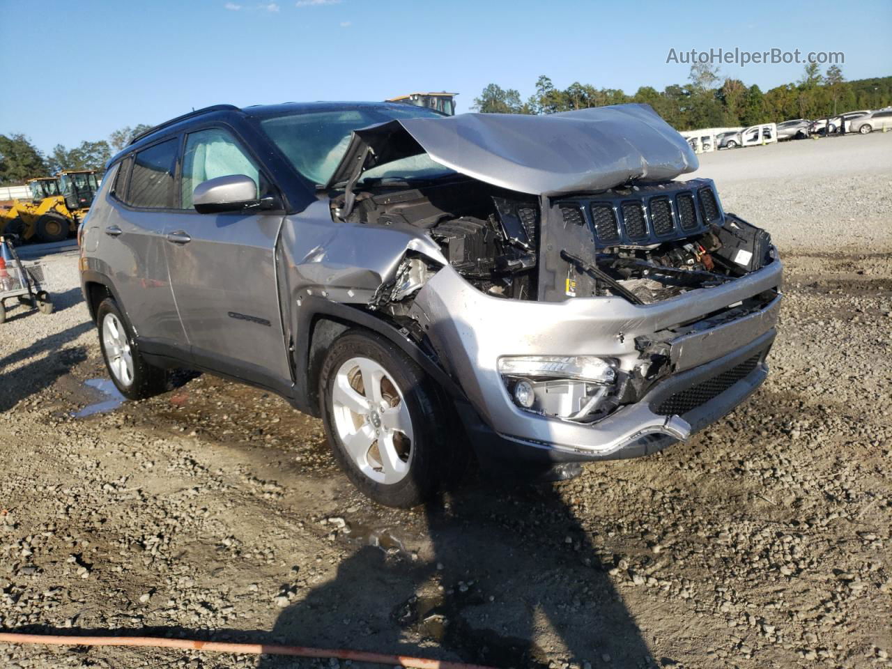 2018 Jeep Compass Latitude Серебряный vin: 3C4NJCBB7JT327048