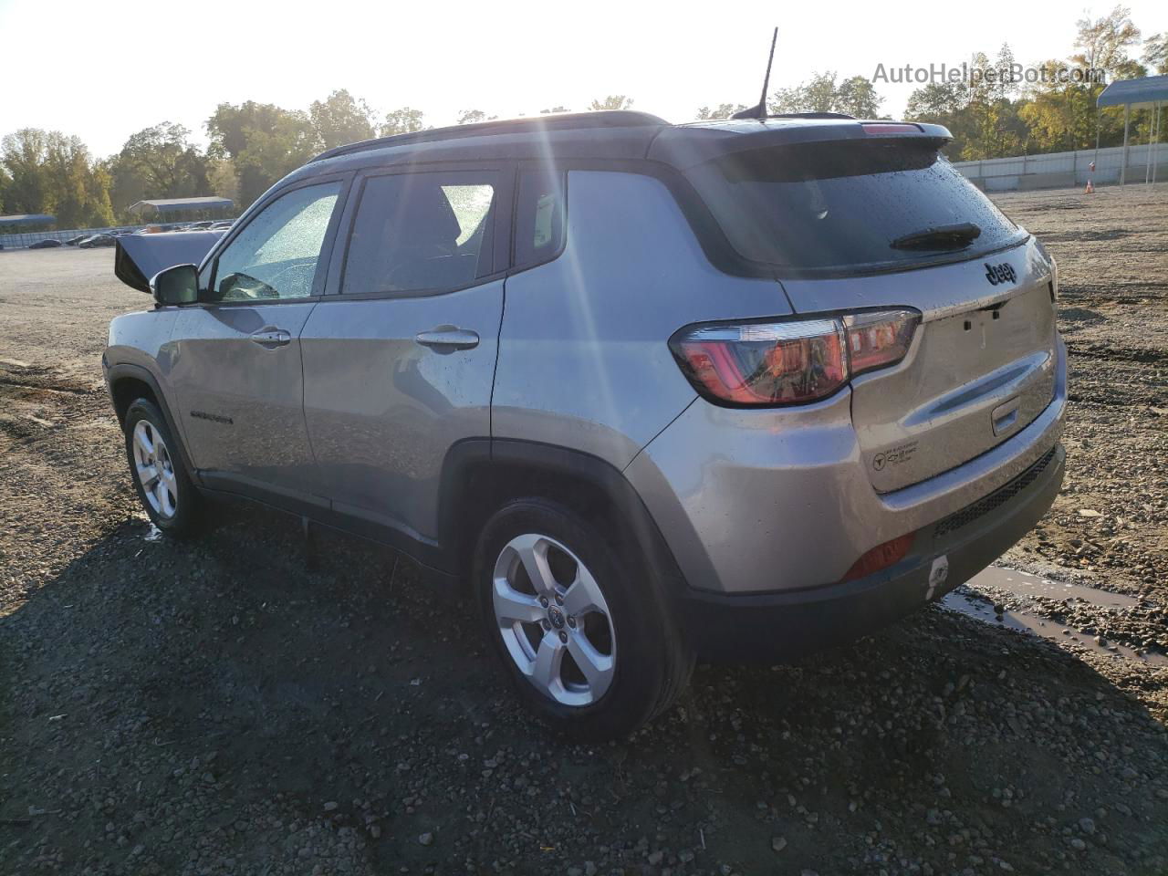 2018 Jeep Compass Latitude Silver vin: 3C4NJCBB7JT327048