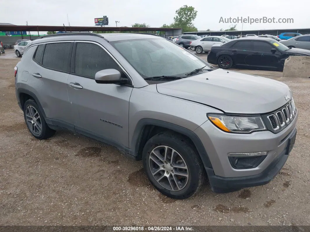 2018 Jeep Compass Sun And Wheel Fwd Silver vin: 3C4NJCBB8JT494664