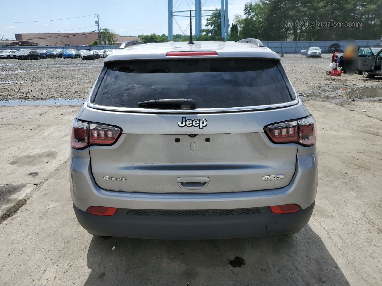 2018 Jeep Compass Latitude Silver vin: 3C4NJDBB1JT423540