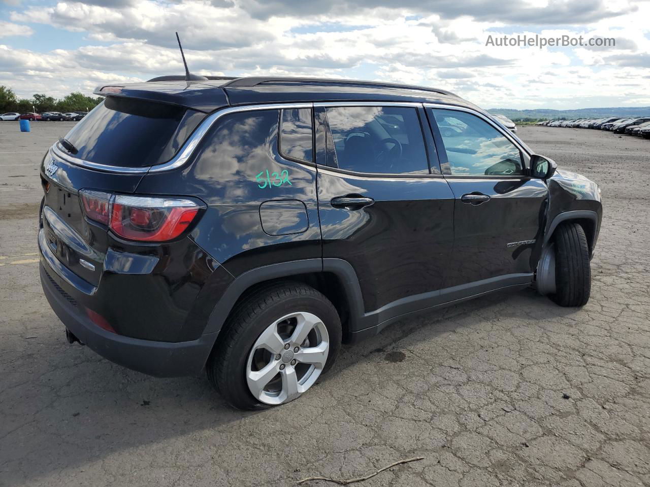 2018 Jeep Compass Latitude Черный vin: 3C4NJDBB3JT222044