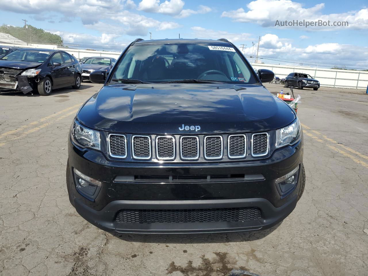 2018 Jeep Compass Latitude Черный vin: 3C4NJDBB3JT222044