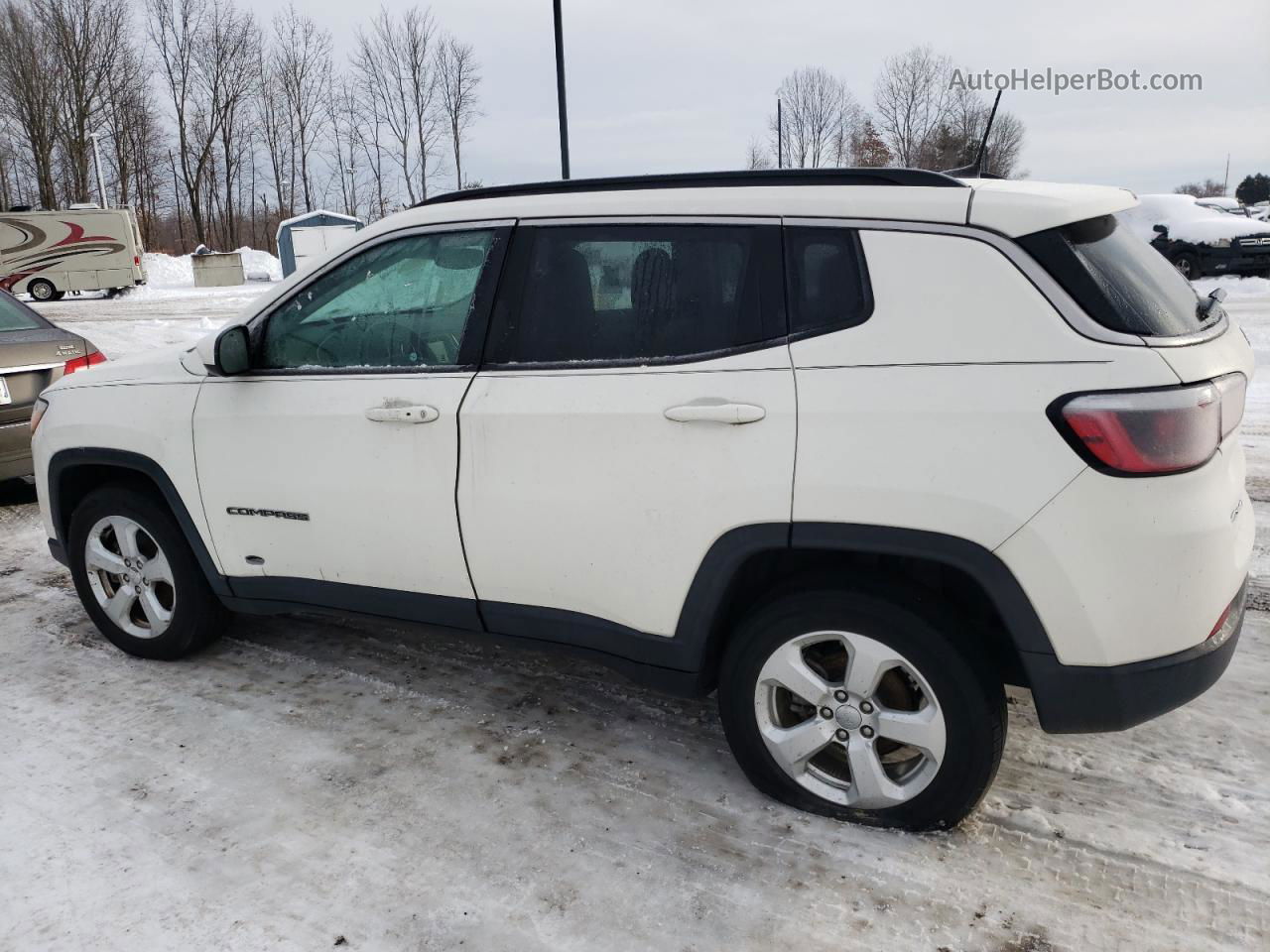 2018 Jeep Compass Latitude White vin: 3C4NJDBB3JT315064