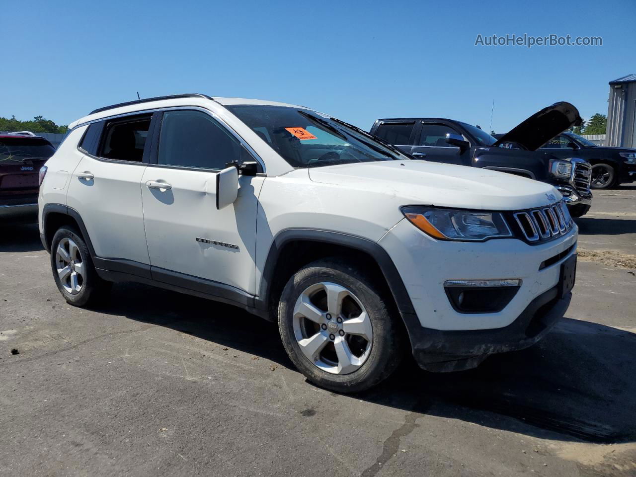 2018 Jeep Compass Latitude White vin: 3C4NJDBB4JT176644