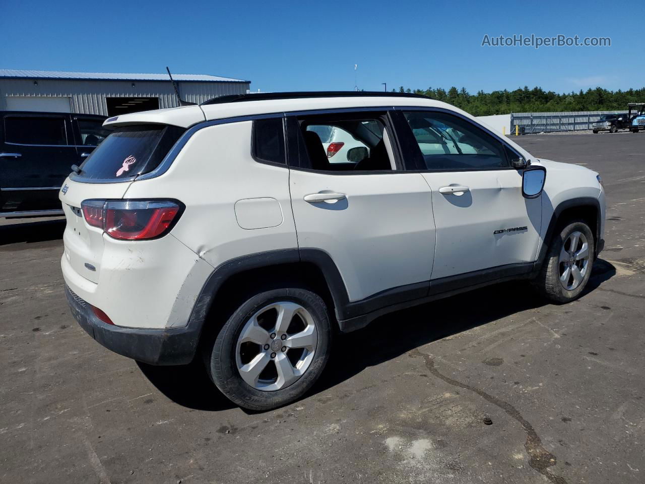 2018 Jeep Compass Latitude White vin: 3C4NJDBB4JT176644