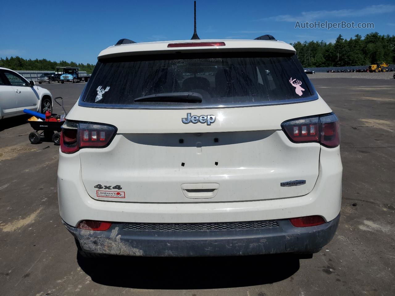 2018 Jeep Compass Latitude White vin: 3C4NJDBB4JT176644