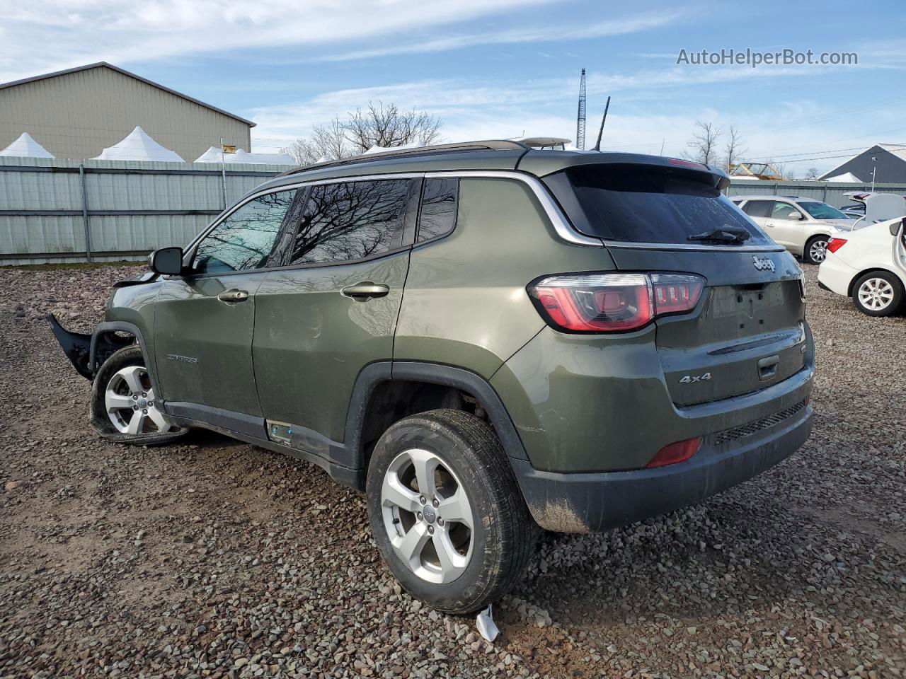 2018 Jeep Compass Latitude Зеленый vin: 3C4NJDBB4JT230752