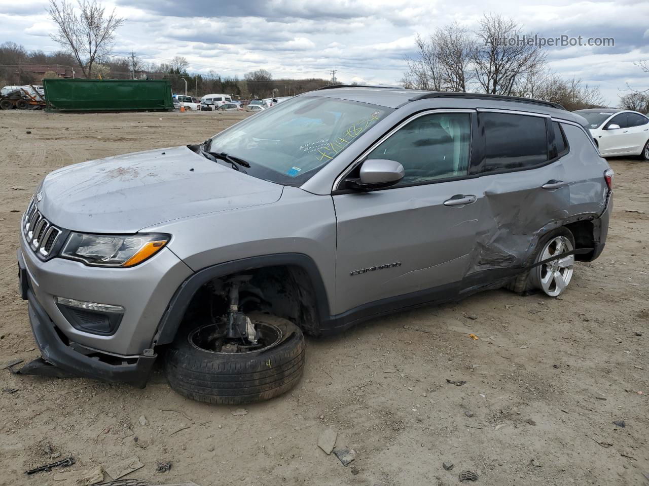 2018 Jeep Compass Latitude Silver vin: 3C4NJDBB6JT112525