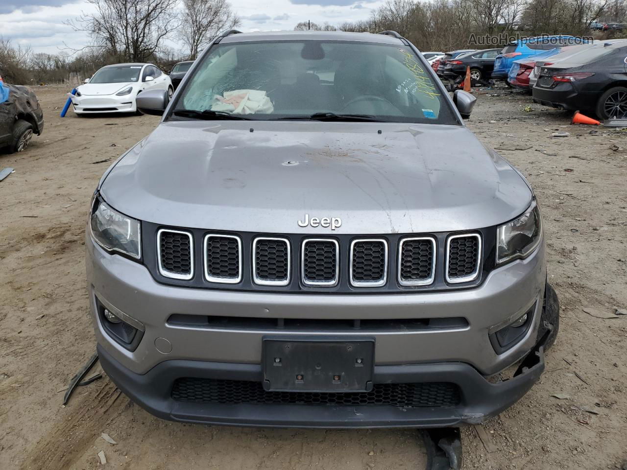 2018 Jeep Compass Latitude Silver vin: 3C4NJDBB6JT112525