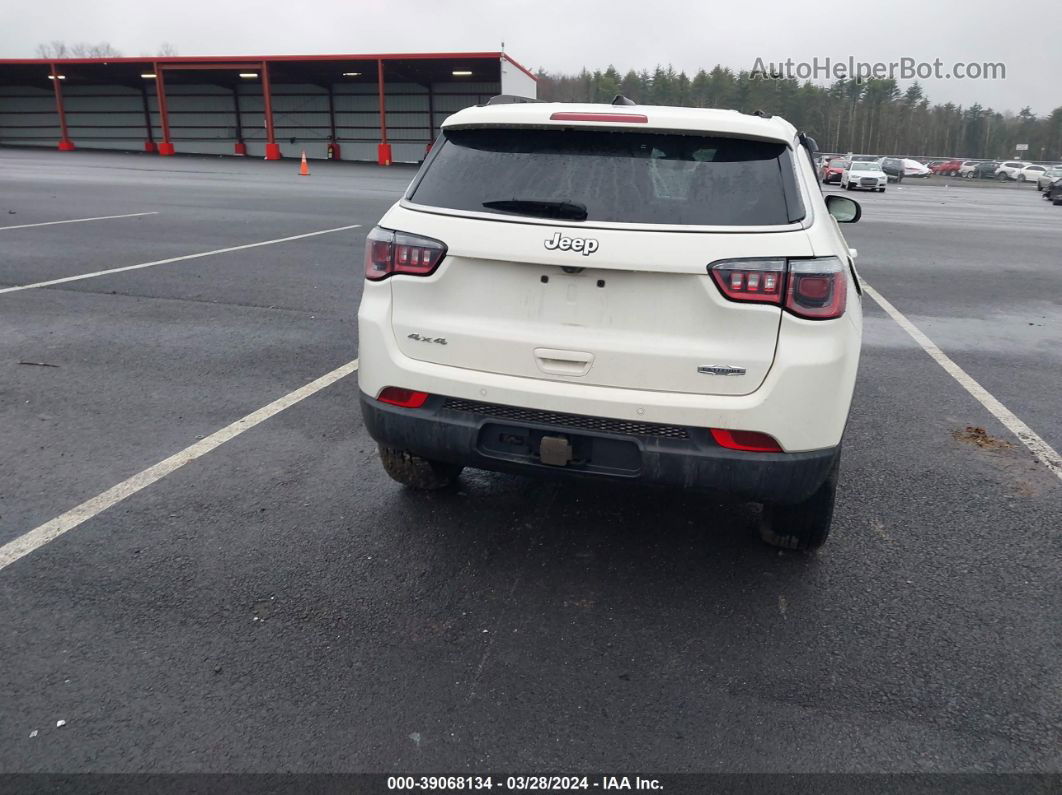 2018 Jeep Compass Latitude 4x4 White vin: 3C4NJDBB6JT282805