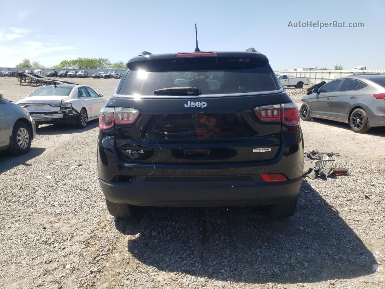 2018 Jeep Compass Latitude Black vin: 3C4NJDBB7JT108161