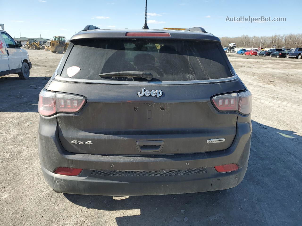 2018 Jeep Compass Latitude Угольный vin: 3C4NJDBB7JT333163