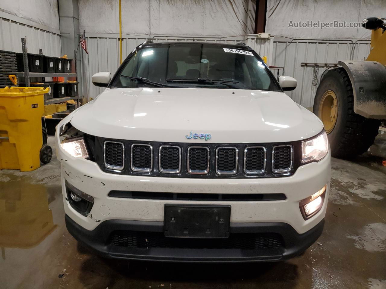 2018 Jeep Compass Latitude White vin: 3C4NJDBB8JT192670